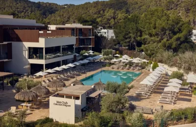 Hotel 5 estrellas Cala San Miguel Ibiza Resort Adults only Curio Collection by Hilton