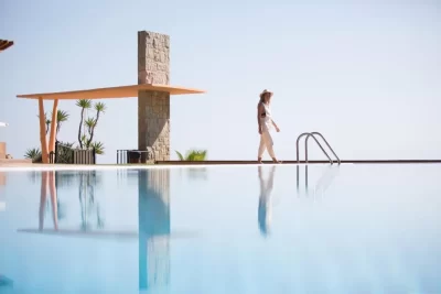 Infinity pool Hotel Santa Marta de 5 estrellas en Lloret de Mar