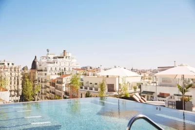 Infinity pool Thompson Madrid, by Hyatt 5 estrellas