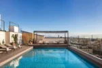 NH Collection Barcelona Gran Hotel Calderon piscina en la azotea