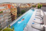 Ohla Eixample hotel 5 estrellas en Barcelona con una mágica piscina en la azotea