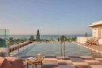 Piscina con vista al mar del 5 estrellas Kimpton Los Monteros Marbella by IHG