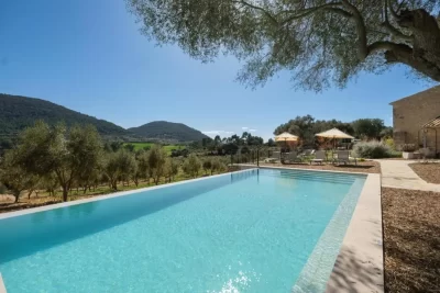 Piscina con vistas a los olivos Fincahotel Treurer Olive Grove & Grand House Adults Only en Algaida