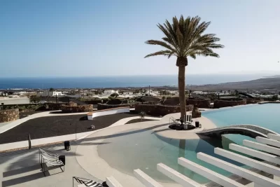 Piscina con vistas al mar César Lanzarote Luxury Boutique Hotel Adults Only en La Asomada
