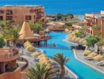 Piscina con vistas al mar del resort Barceló Tenerife 5 estrellas