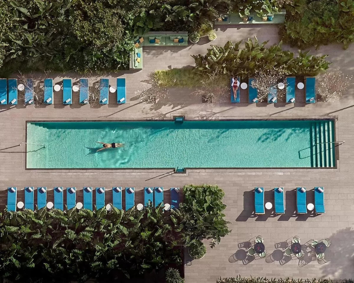 Piscina del cinco estrellas Grand Hyatt Barcelona