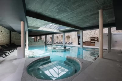 Piscina interior Castilla Termal Brihuega hotel de 5 estrellas
