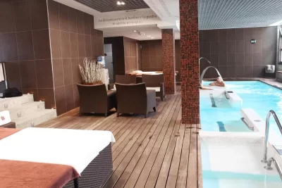 Piscina interior Pazo Los Escudos Hotel Spa & Resort en Vigo