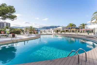 H5star Expert Score FERGUS Style Tobago – Adults Only