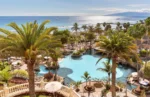 Resort de lujo con piscina y vistas al mar Bahia del Duque en Adeje
