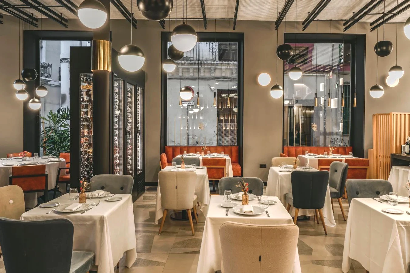 Restaurante de lujo para comer en Vincci Selección Unuk 5 GL Sevilla
