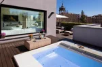 Suite con Jacuzzi en la Terraza del ABaC Restaurant Hotel Barcelona GL Monumento