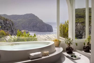 Suites con jacuzzi y vistas al mar Na Xamena, Ibiza