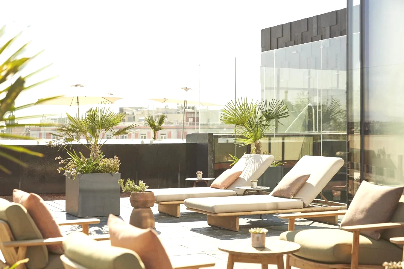 Terraza con vistas a la ciudad de 5 estrellas Thompson Madrid by Hyatt